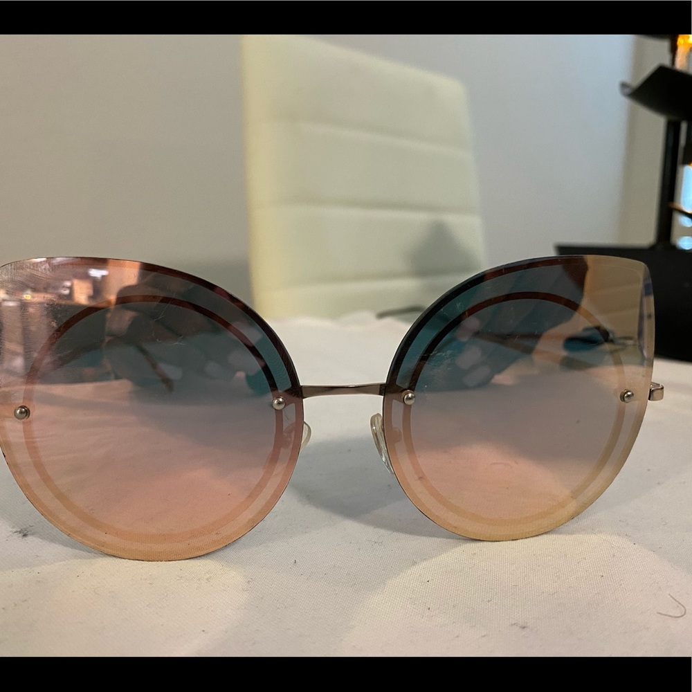 Fashion sun glasses